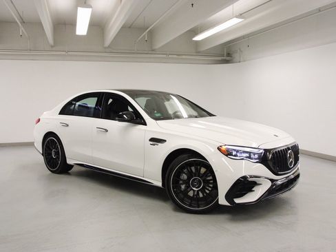 New 2026 Mercedes-Benz E 53 AMG e 4MATIC Sedan image 4
