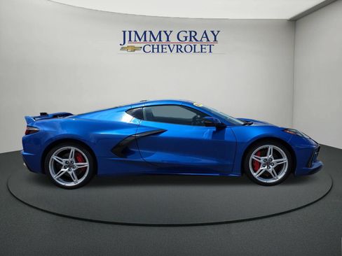 Used 2021 Chevrolet Corvette Stingray Coupe w/ Z51 Performance Package RWD image 6