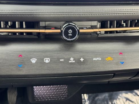 Used 2023 Nissan Ariya Venture+ image 26