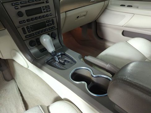 Used 2005 Ford Thunderbird 50th Anniversary RWD image 17