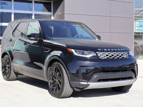 Certified 2025 Land Rover Discovery S image 3