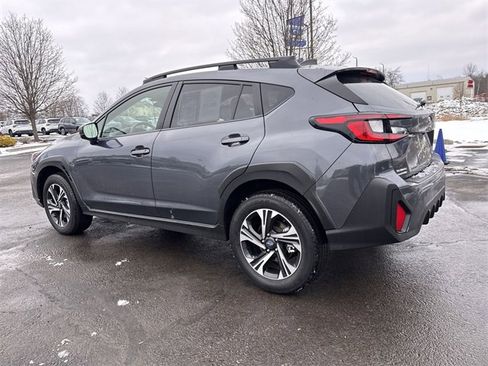 Used 2025 Subaru Crosstrek 2.0i Premium image 8