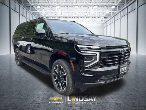 New 2026 Chevrolet Suburban RST w/ Comfort Package AWD/4WD image 2