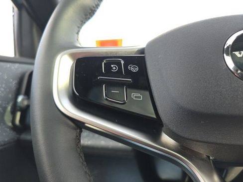 Certified 2025 Volvo EX30 Ultra w/ Climate Package image 31