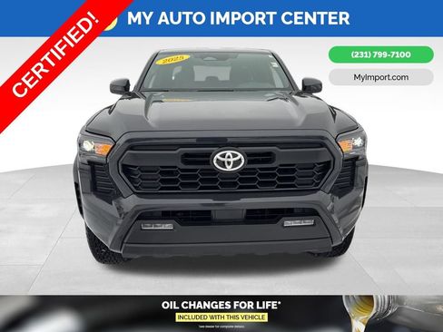 Used 2025 Toyota Tacoma TRD Off-Road image 2