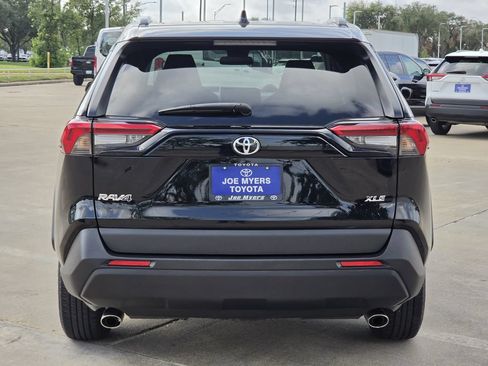 Used 2025 Toyota RAV4 XLE FWD image 8