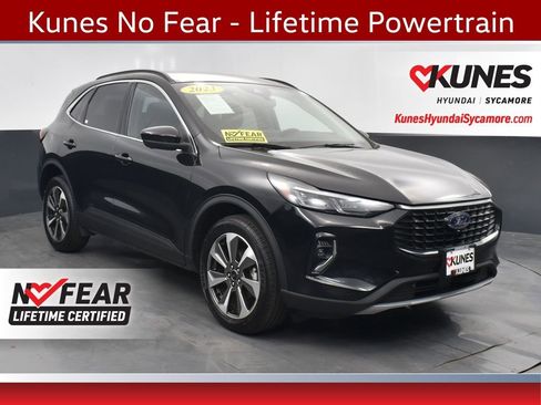 Used 2023 Ford Escape Platinum image 1