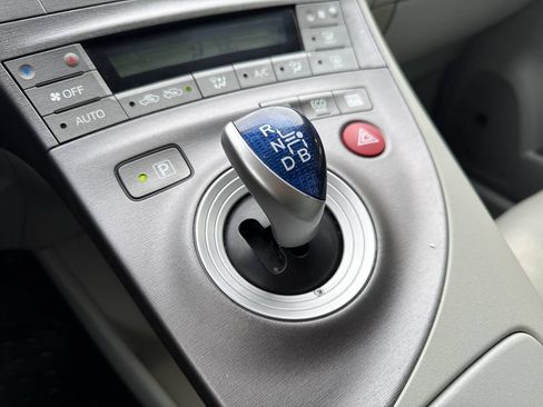 Used 2014 Toyota Prius Four FWD image 32