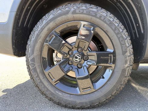 Certified 2025 Honda Ridgeline Black Edition image 6
