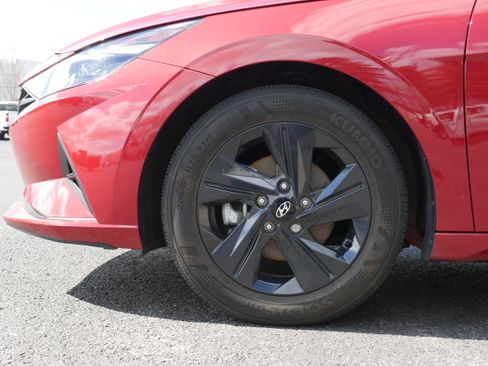 Used 2023 Hyundai Elantra SEL image 10