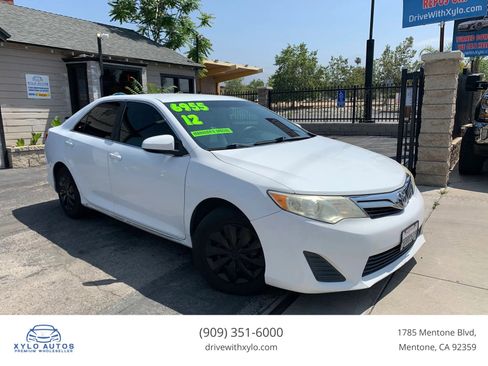 Used 2012 Toyota Camry LE FWD image 1
