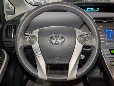 Used 2015 Toyota Prius Three image 30