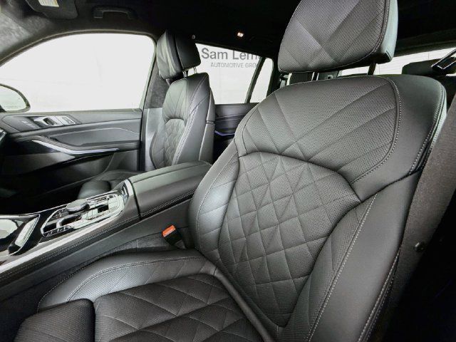 Used 2026 BMW X7 xDrive40i w/ M Sport Package AWD/4WD image 22
