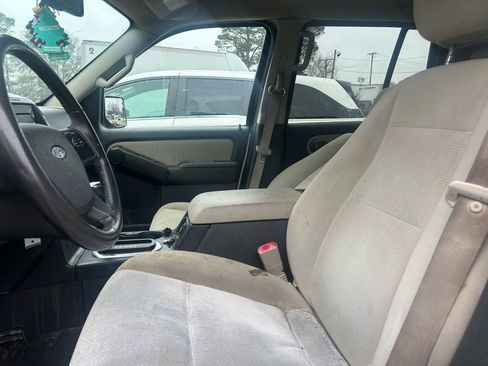 Used 2008 Ford Explorer XLT image 9