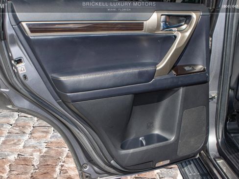 Used 2017 Lexus GX 460 w/ Navigation Package image 12