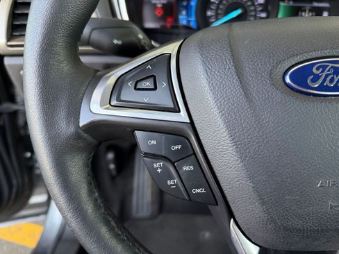 Used 2014 Ford Fusion SE w/ Equipment Group 202A image 18