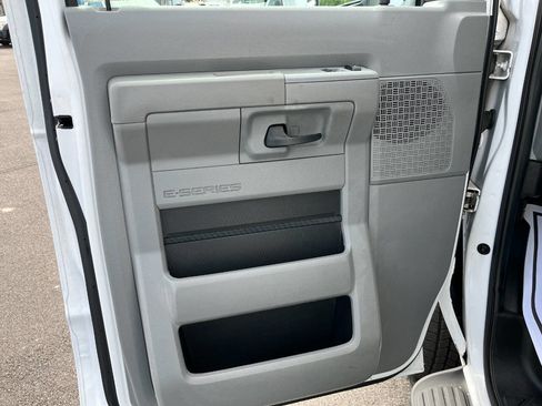 Used 2011 Ford E-350 and Econoline 350 Super Duty w/ PWR Locks & Windows Group RWD image 9