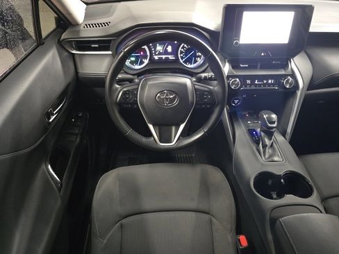 Used 2023 Toyota Venza LE image 29