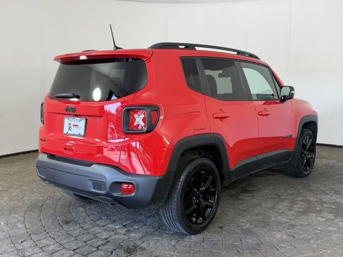 Used 2022 Jeep Renegade Altitude AWD/4WD image 9