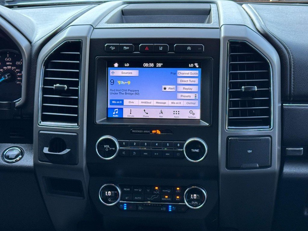 Used 2019 Ford Expedition XLT w/ Equipment Group 202A AWD/4WD image 17