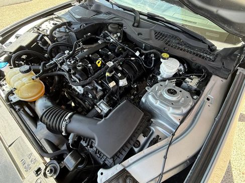 Used 2021 Ford Mustang Coupe RWD image 23