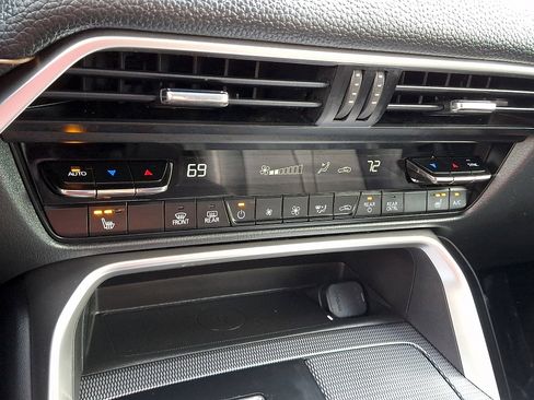 Certified 2024 MAZDA CX-90 3.3 Turbo w/ Preferred Plus AWD/4WD image 19