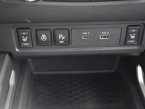 Used 2024 Nissan Frontier SV w/ SV Convenience Package RWD image 41