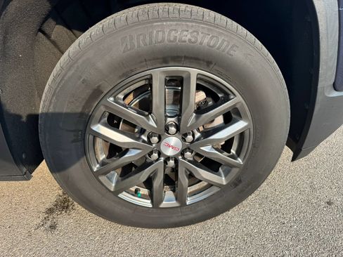 Used 2017 GMC Acadia SLT FWD image 26