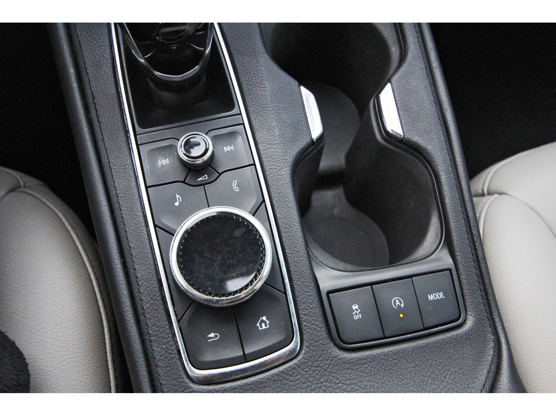 Used 2022 Cadillac XT4 Luxury w/ Cold Weather Package FWD image 31