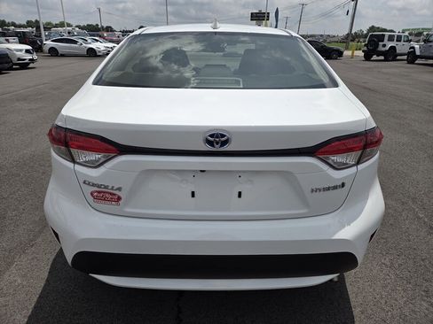 Used 2021 Toyota Corolla LE FWD image 4