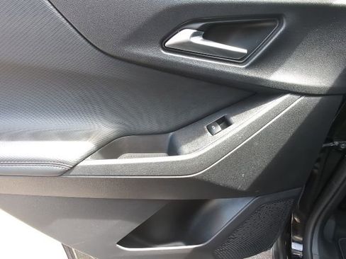 Used 2026 Chevrolet Equinox LT AWD/4WD image 24