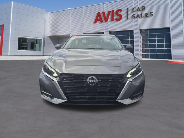Used 2025 Nissan Altima 2.5 SV FWD image 2