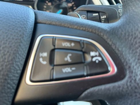 Used 2017 Ford Escape SE image 14