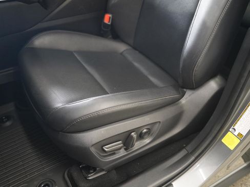 Used 2024 Toyota Crown AWD/4WD image 26