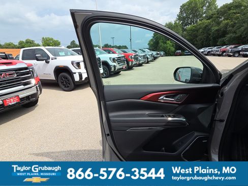 New 2026 Chevrolet Traverse Z71 w/ Enhanced Driving Package AWD/4WD image 12