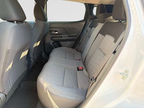 Used 2025 Nissan Kicks SV FWD image 14