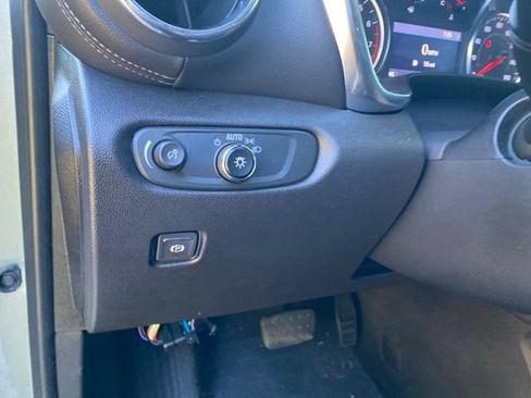 Used 2023 Chevrolet Blazer LT FWD image 17