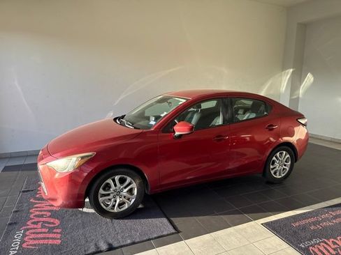 Used 2017 Toyota Yaris iA FWD image 1