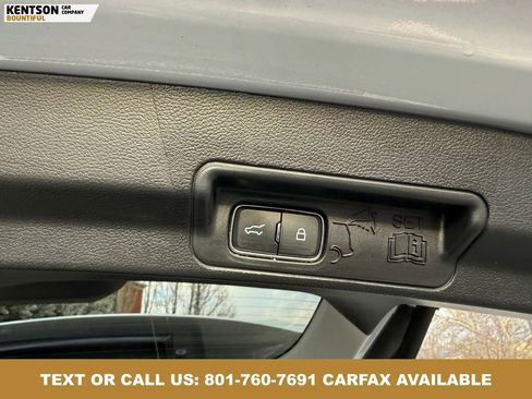 Used 2025 Ford Explorer Active AWD/4WD image 32