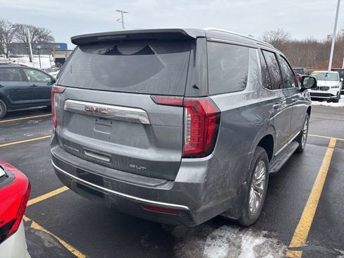 Used 2022 GMC Yukon SLT w/ SLT Premium Package image 5