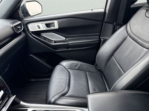 Used 2020 Ford Explorer ST w/ Premium Technology Package image 25