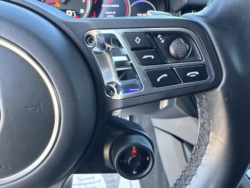 Used 2020 Porsche Cayenne Turbo image 30