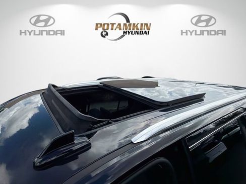 Used 2021 Cadillac Escalade Premium Luxury w/ LPO, Illumination Package RWD image 22
