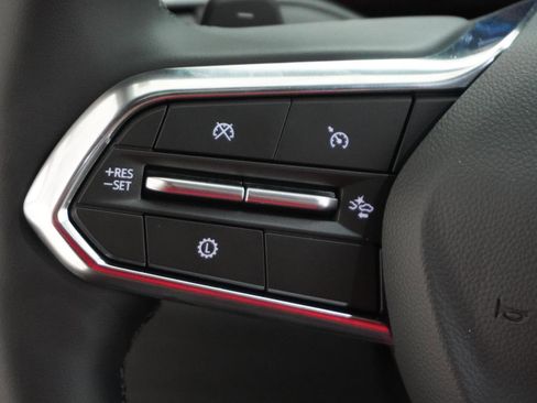 New 2026 Chevrolet Equinox LT w/ Midnight Edition FWD image 18