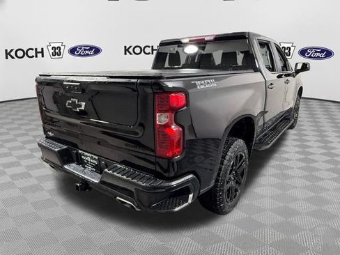 Used 2022 Chevrolet Silverado 1500 Custom Trail Boss w/ Midnight Edition AWD/4WD image 8