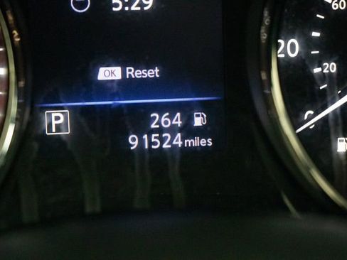 Used 2018 Nissan Rogue SV image 30