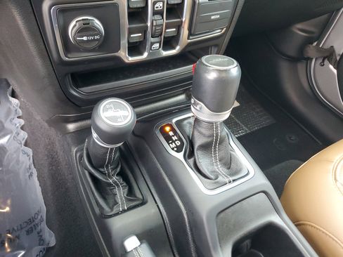 Used 2021 Jeep Gladiator Overland w/ Popular Equipment Package image 24