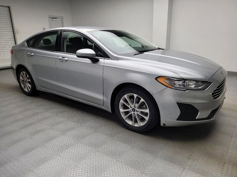 Used 2020 Ford Fusion SE FWD image 11