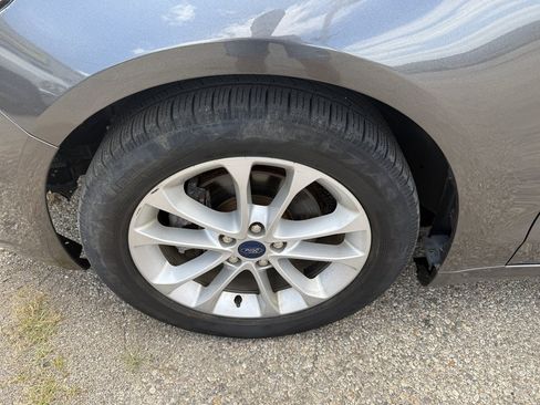 Used 2020 Ford Fusion SE FWD image 10