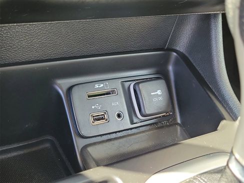 Used 2014 Jeep Cherokee Sport image 20